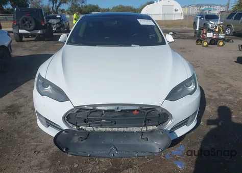 2014 Tesla Model S P85 z USA, uszkodzony, nr VIN 5YJSA1H16EFP49385